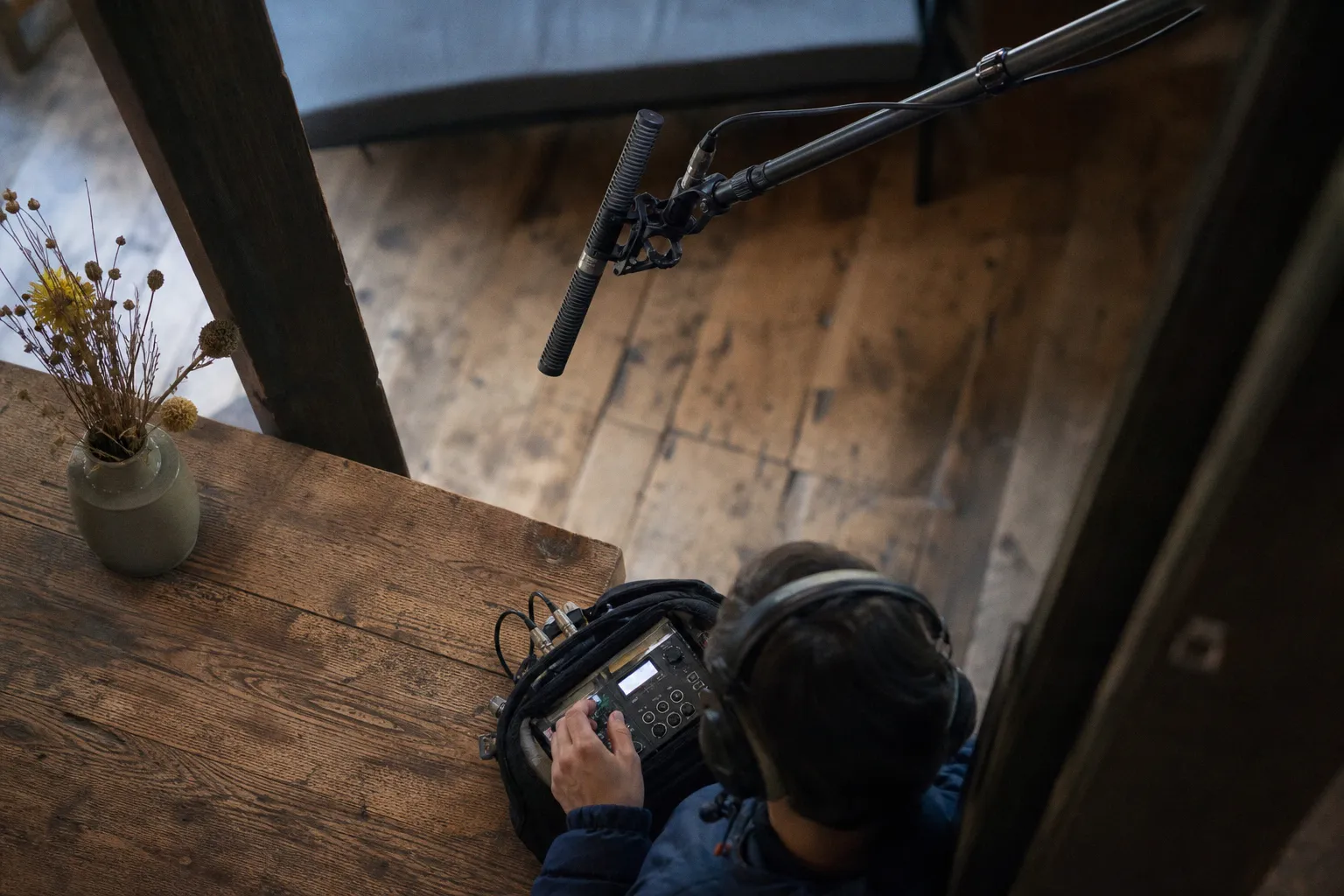 Field recorder mic vs external XLR: which sounds better?
